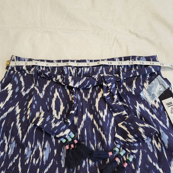Tribal Jeans Size 0 Blue and White Ikat Print Shorts - Picture 3 of 7